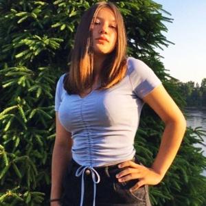 Девушки в Челябинске: Вика, 24 - ищет парня из Челябинска