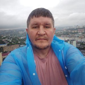 Парни в Владивостоке: Олег, 48 - ищет девушку из Владивостока