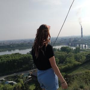 Девушки в Кемерово: Эвелина, 19 - ищет парня из Кемерово