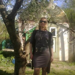 Девушки в Волгодонске: Лариса Коломийцева, 54 - ищет парня из Волгодонска