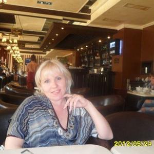 Девушки в Кореновске: Валентина, 48 - ищет парня из Кореновска
