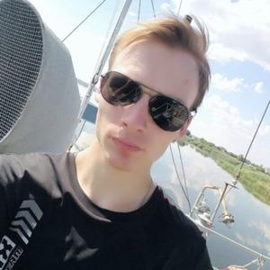 Илья, 25 лет, Волжский