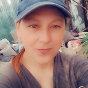 Девушки в Карпинске: Лариса, 47 - ищет парня из Карпинска