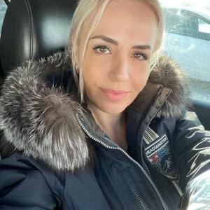 Девушки в Бийске: Olesya, 40 - ищет парня из Бийска