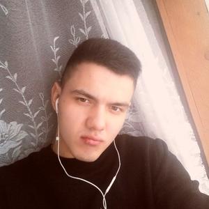 Парни в Горно-Алтайске: Андрей, 24 - ищет девушку из Горно-Алтайска