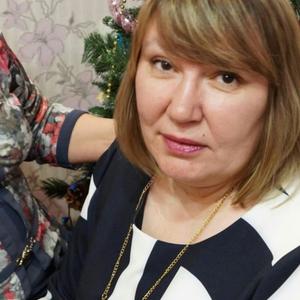 Девушки в Новокузнецке: Елена, 52 - ищет парня из Новокузнецка