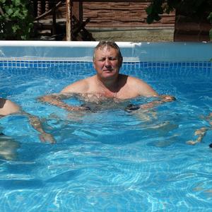 Парни в Майкопе: Олег, 63 - ищет девушку из Майкопа
