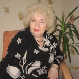 Парни в Калининграде: Людмила, 74 - ищет девушку из Калининграда