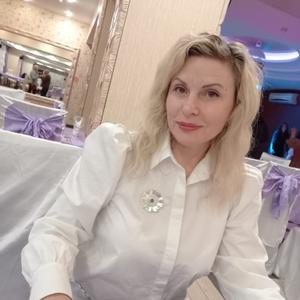 Девушки в Казани (Татарстан): Лилия, 52 - ищет парня из Казани (Татарстан)