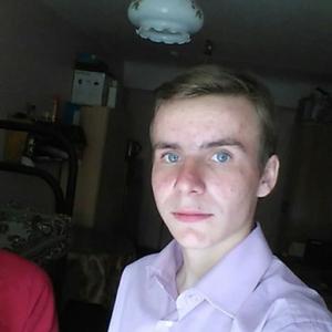 Парни в Бежецке: Денис Сапожников, 26 - ищет девушку из Бежецка