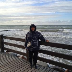 Девушки в Омске: Елена, 51 - ищет парня из Омска