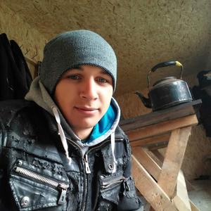 Парни в Твери: Александр, 24 - ищет девушку из Твери