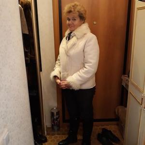 Девушки в Екатеринбурге: Любаша, 62 - ищет парня из Екатеринбурга