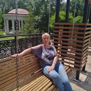Девушки в Зернограде: Елена, 62 - ищет парня из Зернограда