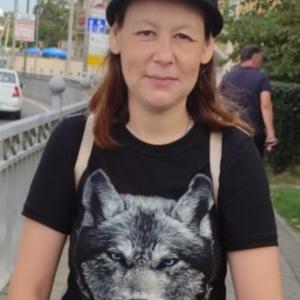 Девушки в Бийске: Ирина, 40 - ищет парня из Бийска