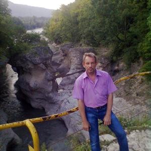 Парни в Балашове: Gennadi Esikov, 59 - ищет девушку из Балашова