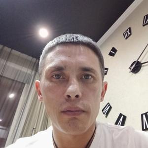 Дмитрий, 42 года, Углегорск