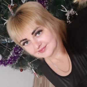 Девушки в Саратове: Нина, 33 - ищет парня из Саратова