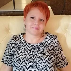 Девушки в Саратове: Оксана, 46 - ищет парня из Саратова