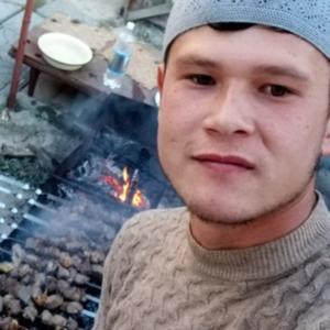 Девушки в Пятигорске: Dilchod, 31 - ищет парня из Пятигорска