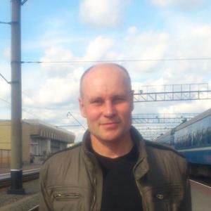 Виталий, 49 лет, Кумертау