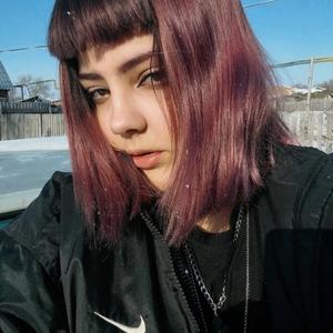Девушки в Оренбурге: Вика, 19 - ищет парня из Оренбурга