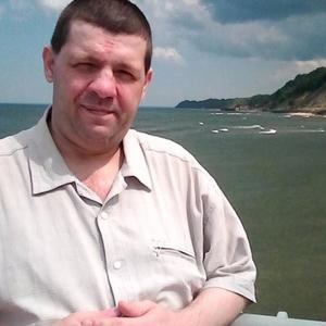 Парни в Калининграде: Павел-олегович Смирнов, 51 - ищет девушку из Калининграда