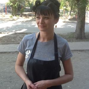 Девушки в Волгограде: Эллина, 52 - ищет парня из Волгограда