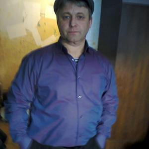 Парни в Первоуральске: Александр, 61 - ищет девушку из Первоуральска