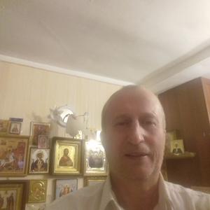 Юрий, 67 лет, Санкт-Петербург