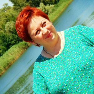 Девушки в Смоленске: Карина, 36 - ищет парня из Смоленска