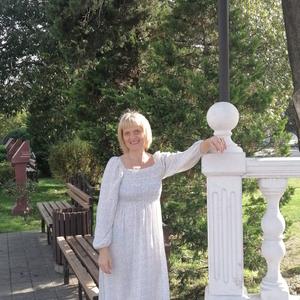 Девушки в Сочи: Ирина, 51 - ищет парня из Сочи