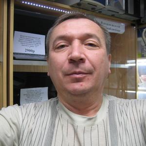 Рустам, 55 лет, Казань