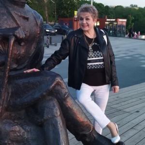 Девушки в Нижний Новгороде: Елена, 51 - ищет парня из Нижний Новгорода