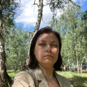 Девушки в Омске: Александра, 42 - ищет парня из Омска