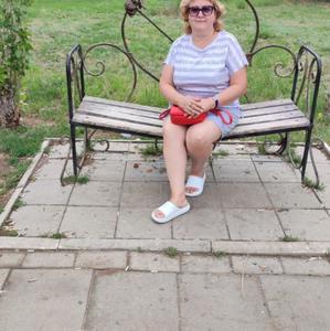 Девушки в Ижевске: Елена, 54 - ищет парня из Ижевска