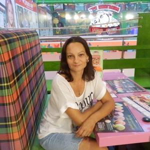 Девушки в Тольятти: Аленка, 52 - ищет парня из Тольятти