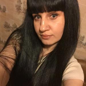 Девушки в Казани (Татарстан): Кристина, 32 - ищет парня из Казани (Татарстан)