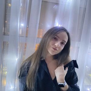 Девушки в Екатеринбурге: Анна, 28 - ищет парня из Екатеринбурга