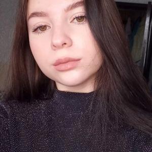 Девушки в Ульяновске: Анастасия, 21 - ищет парня из Ульяновска