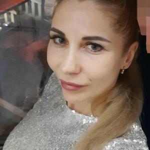 Девушки в Саратове: Анастасия, 39 - ищет парня из Саратова