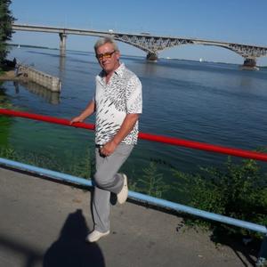 Парни в Саратове: Виктор Силаев, 60 - ищет девушку из Саратова