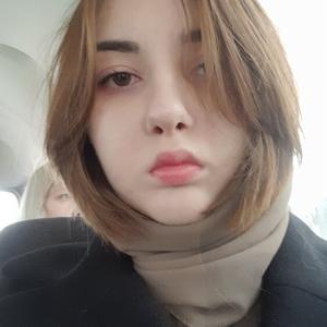 Девушки в Новороссийске: Алина, 18 - ищет парня из Новороссийска