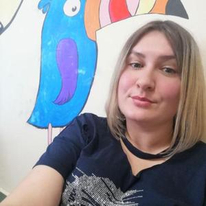 Девушки в Саратове: Анна, 35 - ищет парня из Саратова
