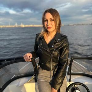 Девушки в Санкт-Петербурге: Аня, 25 - ищет парня из Санкт-Петербурга