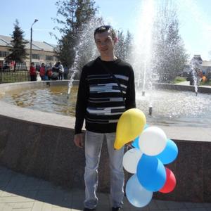 Парни в Твери: Владимир Петров, 40 - ищет девушку из Твери