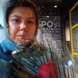 Девушки в Челябинске: Виктория, 25 - ищет парня из Челябинска
