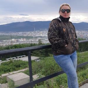 Девушки в Магадане: Ольга, 35 - ищет парня из Магадана