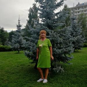 Девушки в Бийске: Олька, 59 - ищет парня из Бийска