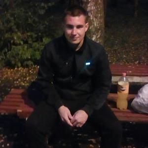 Парни в Саратове: Артем, 27 - ищет девушку из Саратова
